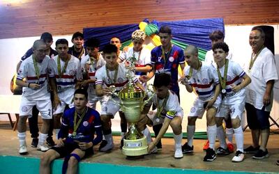 La selección de Amambay se consagró campeona en forma invicta en el Nacional C15, que se disputó en Carmen del Paraná.