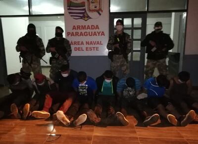 Los ocho detenidos se encuentran en la Prefectura Naval.