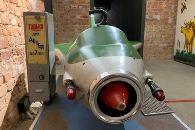 GRAF9299. MOSCÚ, 05/12/2021.- Treinta años después de la desaparición de la URSS, un museo de máquinas recreativas de Moscú ofrece un viaje al pasado a miles de soviéticos de ayer y rusos de hoy. EFE/ Anush Janbabian