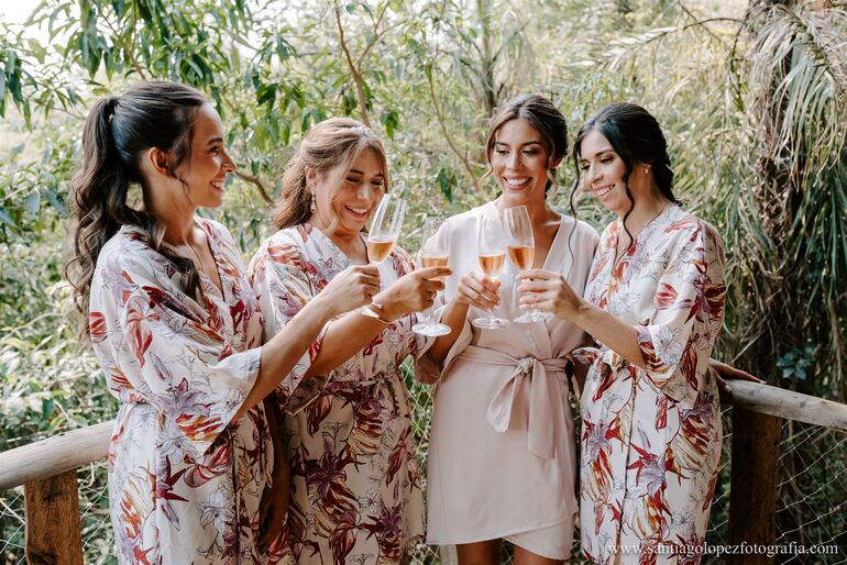 La novia disfrutó de la previa junto a sus amigas en Táva Glamping.