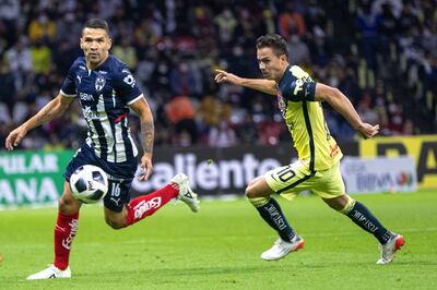 Celso Ortiz (i) jugó de titular en Monterrey luego de haber sido desconvocado de la Albirroja por cuestiones médicas.