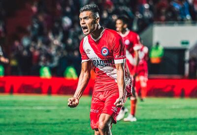 Fausto Vera, 22 años, marcó ayer dos goles para Argentinos Juniors. El volante marcador, con raíces paraguayas, está en la mira de la Albirroja.
