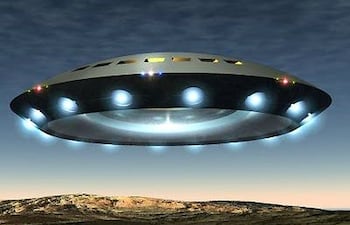 Textos sagrados como el “Popol Vuh”, las crónicas de Cristóbal Colón, relatos acerca de unos extraños “guías” del Libertador Bernardo O’Higgins, informes militares y testimonios de personas corrientes cuentan la “historia extraterrestre” de América Latina en “Alienígenas americanos” (Planeta).