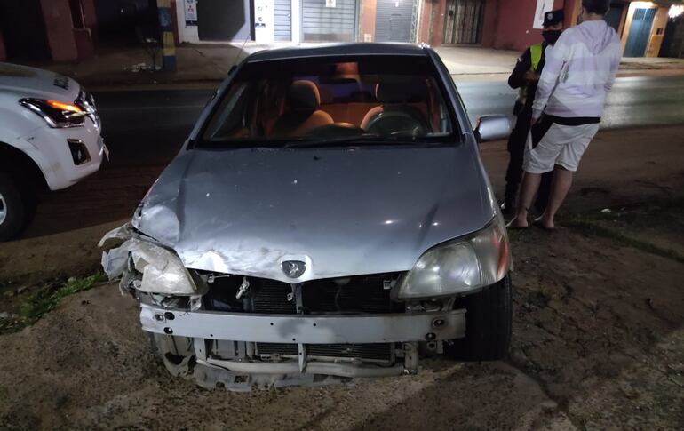 El accidente se registró en el Tercer Barrio de Luque, llamado La Encarnación, sobre la calle Las Residentas. El accidente se registró en el Tercer Barrio de Luque, llamado La Encarnación, sobre la calle Las Residentas. El conductor fue identificado como José Félix González Villalba, de 32 años quien dio negativo al alcotest.