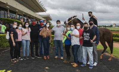 Cara Bonita sigue dando que hablar. La guapa potranca de la caballeriza Don Rubi fue recibida por la gran muchachada en la “herradura”.