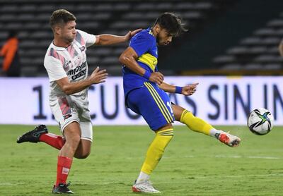 Óscar Romero (d) en el debut con la camiseta de Boca Juniors por la Copa Argentina.