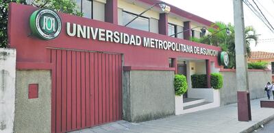 La Universidad Metropolitana de Asunción celebrará hoy sus 20 años, con un acto en el Teatro Municipal de Asunción.