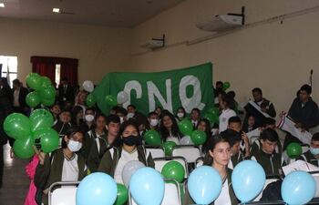 Estudiantes del Colegio Nacional de Quiindy se consagraron campeón de la competencia "El Saber va con BTI 4.0"