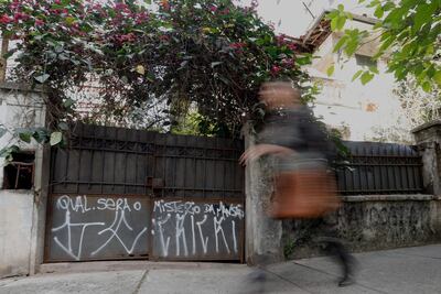 La casa en la que vivía Margarida Bonetti, en Sao Paulo (Brasil). Durante 20 años, la brasileña Margarida Bonetti vivió escondida en una mansión en ruinas en Sao Paulo, al parecer ocultando un pasado esclavista para evadir al FBI. Su historia, aireada en una investigación periodística, ha ganado ahora un nuevo capítulo tras la desaparición de "la mujer de la casa abandonada".