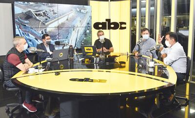 Dani Centurión (izq.) y Martín Arévalo (der.), precandidatos de la ANR a intendente de Asunción en ABC Cardinal y ABC TV.