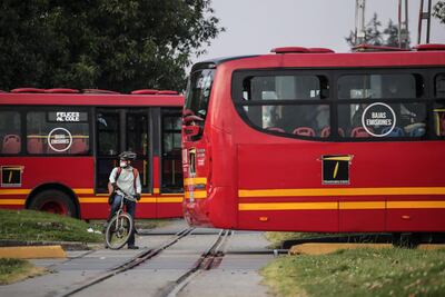 La Fundación del Español Urgente (FundéuRAE), promovida por la Agencia EFE y la RAE, recuerda que la expresión “movilidad como servicio”, en minúscula y sin guiones, es la alternativa más adecuada para el anglicismo “mobility-as-a-service” o “mobility as a service”.