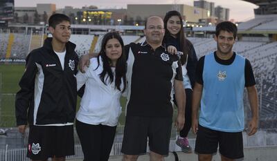 Santiago de Chile. Jorge Natalicio González, presidente de General Díaz desde noviembre de 2006, junto con su esposa Lina Benegas y sus hijos, Gabriel Alexis, Gisela Guadalupe y Gerardo Adrián.