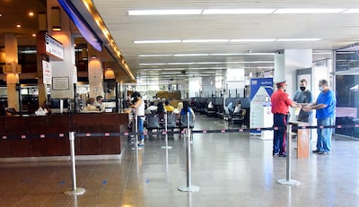 Usuarios que adeuden grandes sumas o más de cinco facturas impagas, que no se hayan acogido al fraccionamiento, sufrirán los cortes de electricidad.