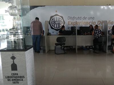 Los hinchas comienzan a canjear las entradas para el superclásico.