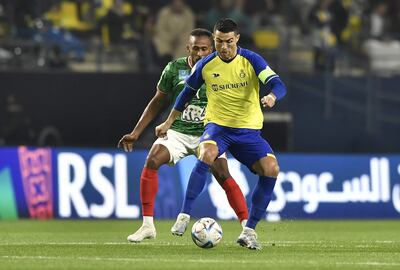El delantero portugués del Al Nassr, Cristiano Ronaldo, disputó ayer su primer partido de la Liga Saudi Pro League entre Al-Nassr y Al Ettifaq en Riad. EFE/STR