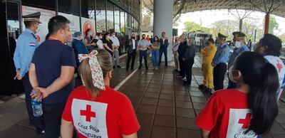 La reunión de representantes de instituciones públicas, además de de gremios de comerciantes y empresarios se desarrolló en la zona primaria del puente de la Amistad.