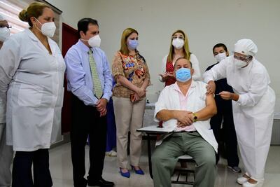 Vacunación contra el COVID-19 en el hospital San Pablo