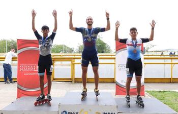 A la derecha, en el podio el paraguayo José Daniel Moncada Silva (20/08/2001).