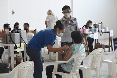 De una población total de 850.000 adolescentes de 12 a 17 años, apenas unos 200.000 están inscriptos para recibir la anticovid.