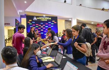 Innovar para permanecer en el mercado, incorporar tecnología, y apuntar a productos y empresas sustentables fueron temáticas de un congreso de contabilidad y marketing desarrollado aquí, en coincidencia con el día del emprendedor.