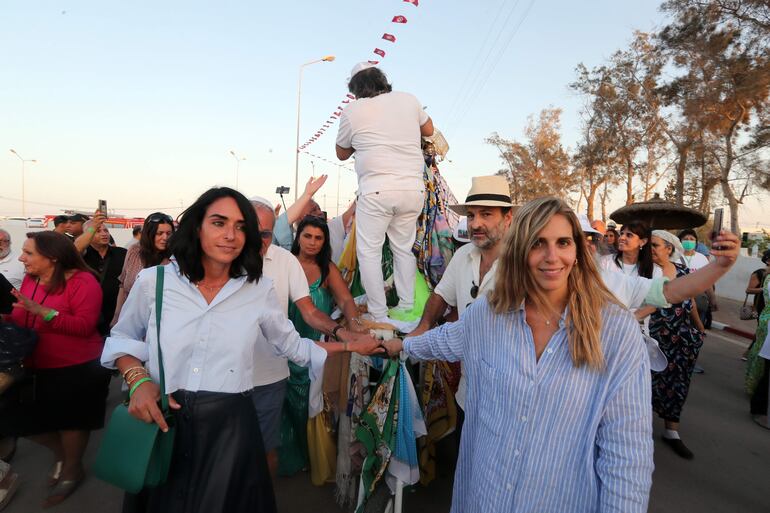 Visitantes judíos participan de la peregrinación anual a El Ghriba, para conmemorar el día sagrado de Lag B'Omer.
