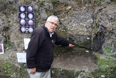 Un grupo de científicos encontró un artefacto elaborado en piedra de más de 17.000 años de antigüedad en el sitio arqueológico Pilauco, ubicado en la ciudad de Osorno, en el sur de Chile, dijo Mario Pino, uno de los responsables del hallazgo.