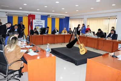 Nuevas autoridades de la Junta Municipal son leales a intendente de Luque.