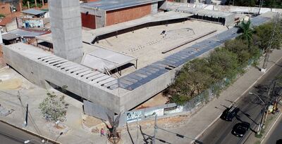 La obra completa abarca más de 7.000 m2 y lleva tres años de construcción sobre la Avda Artigas.