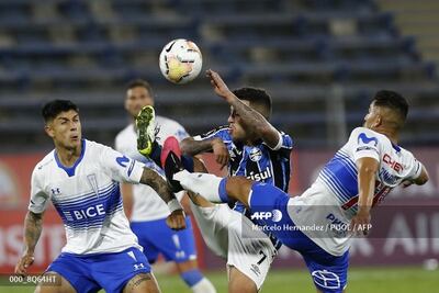 Universidad Católica derrotó al Gremio en Santiago.