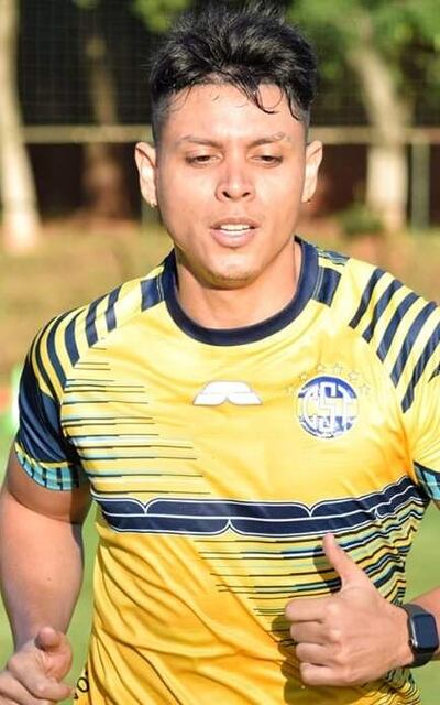 Pedro Delvalle, jugador del Sportivo Trinidense.