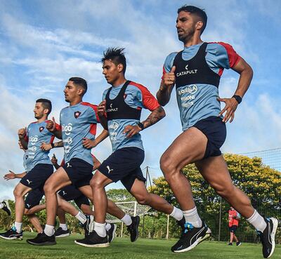 Alberto Espínola (d), Santiago Arzamendia, Aldo Maíz y Mathías Villasanti, en plena actividad física.