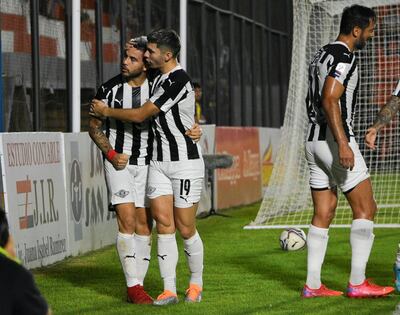 Libertad ganó con el gol de Héctor Villalba