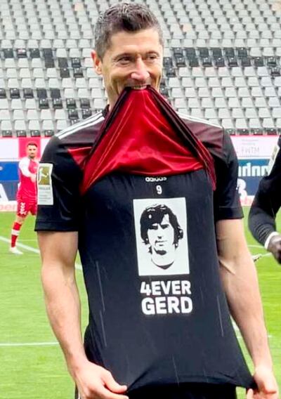 Lewandowski rindió un homenaje a Gerd Müller.