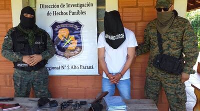 La captura del supuesto narcotraficante se concretó en un establecimiento rural.