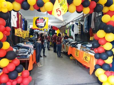 Feria de ofertas en el Mercado de San Lorenzo.