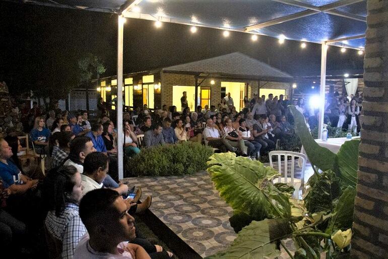 Dirigentes liberales participaron del encuentro en el hotel campestre Roque Rape.