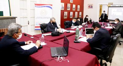 Sesión  del CM. “Ancho” Ramírez y Raúl Torres Kirmser participaron por medio virtual, ayer.