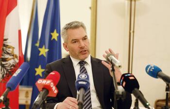 El canciller de Alemania, Karl Nehammer, ofreció una conferencia de prensa luego de su reunión con el presidente ruso, Vladimir Putin.
