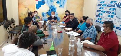 Todos los gremios docentes están de acuerdo en ir al paro total de actividades desde el viernes si es que Hacienda no anuncia un reajuste salarial del 16%.