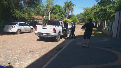 El gobernador es detenido tras violar la cuarentena sanitaria.