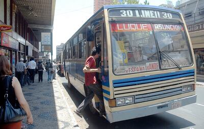Piden que las autoridades intervengan ante la falta de buses, que actualmente afecta a toda la población que utiliza ese servicio.