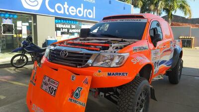 La Toyota Hilux que será utilizada por Blas Zapag y Juan José Sánchez en el Desafío Paraguarí, en su segunda versión.
