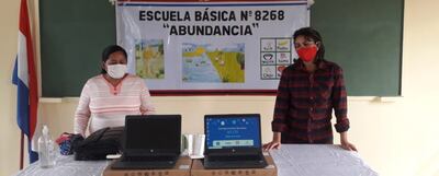 Laptops entregadas por el MEC a maestros de escuelas de los Ishir. Tienen las máquinas, pero no hay señal de internet.
