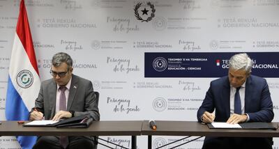 Firma de convenio entre la Agencia Nacional de Educación Pública (ANEP) de Uruguay y el Ministerio de Educación y Ciencias (MEC).
