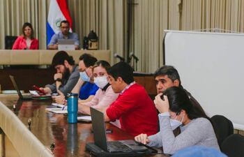 MOPC recibió ayer las ofertas para las obras del tramo Capiibary - ruta PY13.