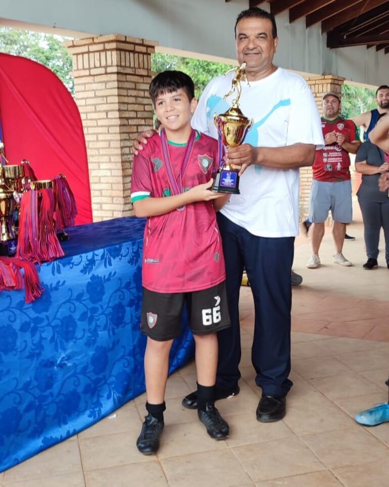 El capitán de Atlético Tembetary, Matías Ozuna.