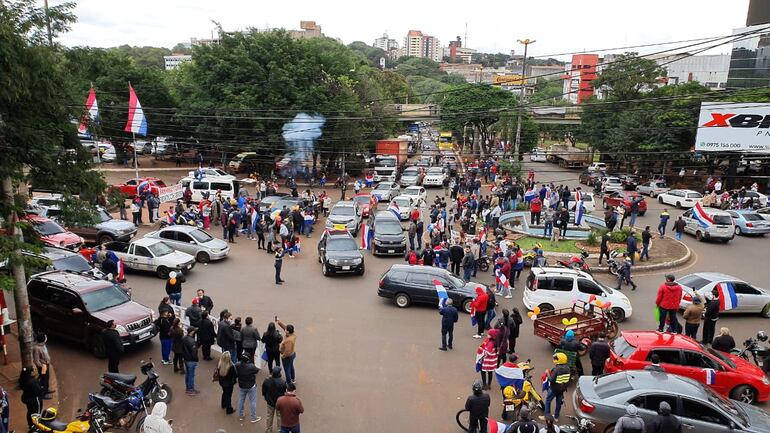 Esteños ratifican rechazo al clan Zacarías.