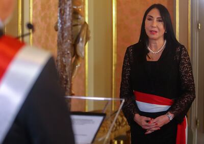 La canciller de Perú, Elizabeth Astete, renunció por el escándalo de la vacunación de privilegio.