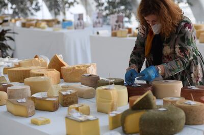 La ciudad española de Oviedo se convirtió en la capital mundial del queso para acoger el World Cheese Awards (WCA) 2021, que reúne a más de 4.000 quesos de 48 países de los cinco continentes, y sirve de punto de encuentro para los productores mundiales tras el paréntesis forzado por la pandemia.