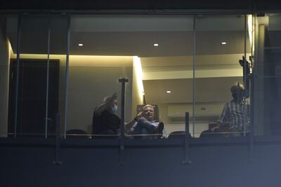 Gutiérrez (c) presenció desde los palos el partido de Olimpia.